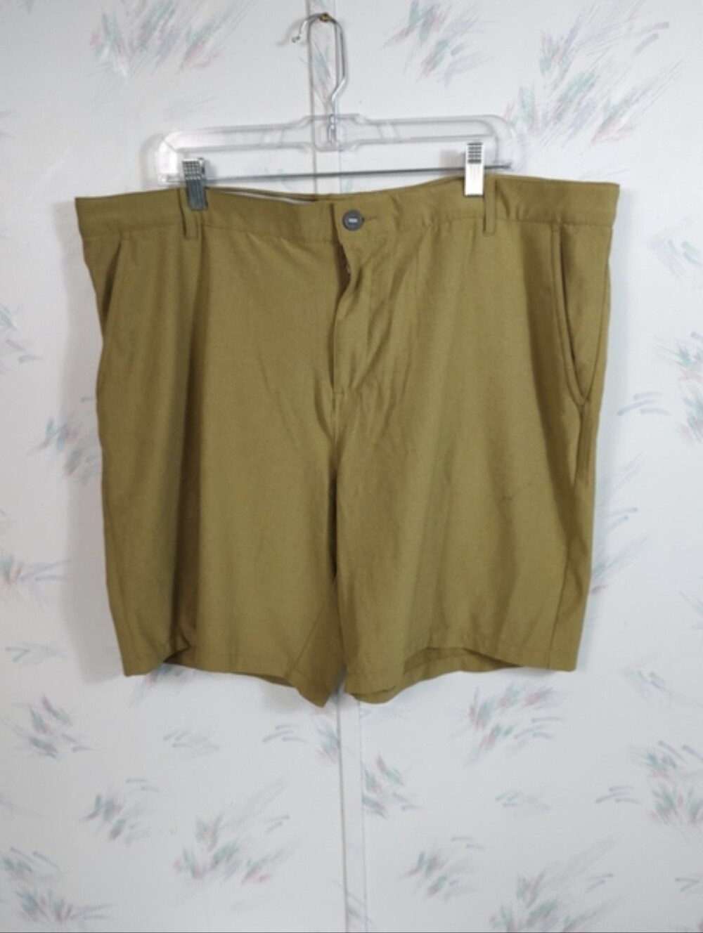 Men's Puma Flat Front Shorts Tan Waist 42